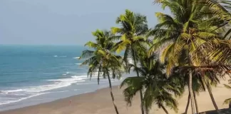 Madh Island Beach in Mumbai