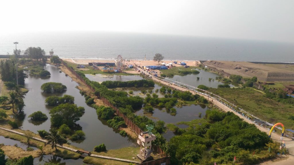 Puthuvype Beach by CB